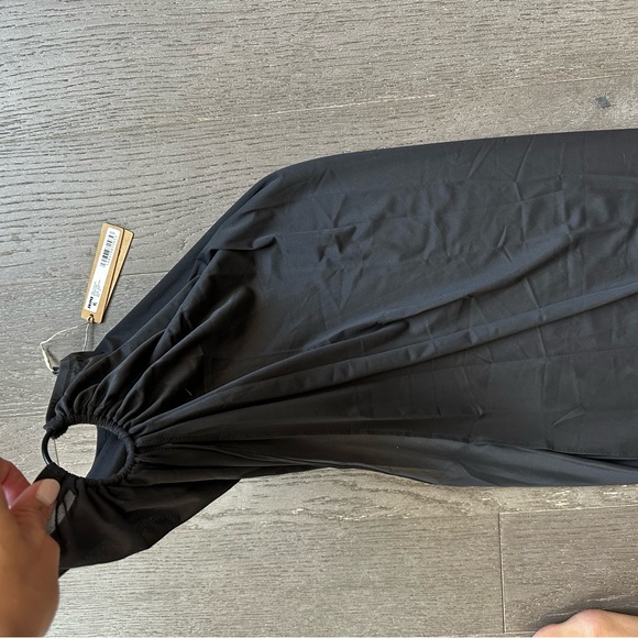 Skims - Picture 2 of 2